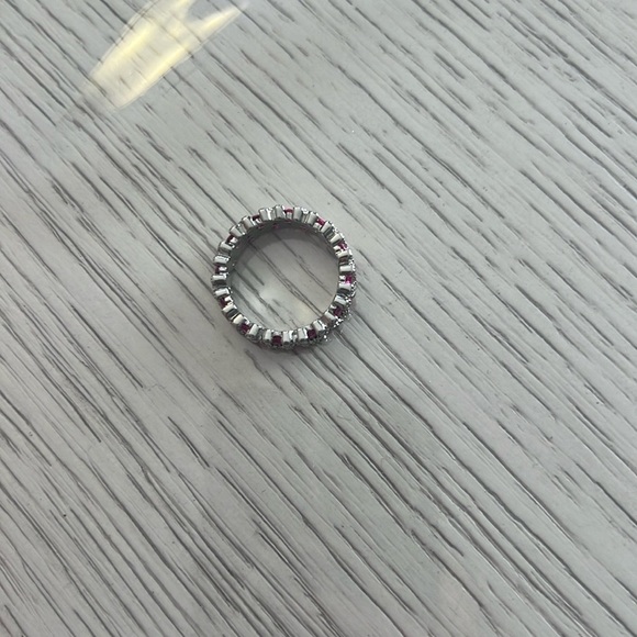 NWT Silver Tone Cubic Zirconia Wedding Band Style Ring - Picture 5 of 8